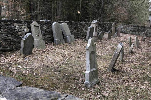 obr. k článku: Židovský hřbitov Osek, 5