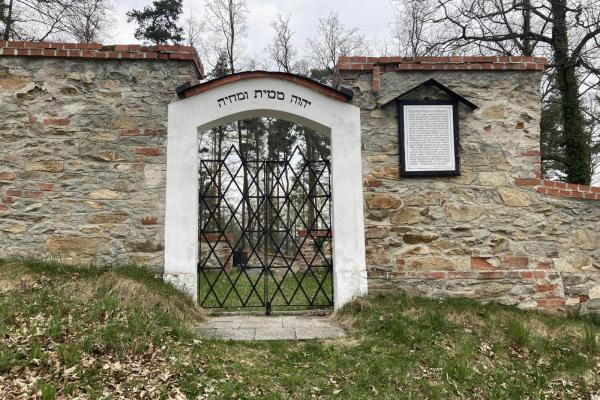 obr. k článku: Židovský hřbitov Pražák, 4