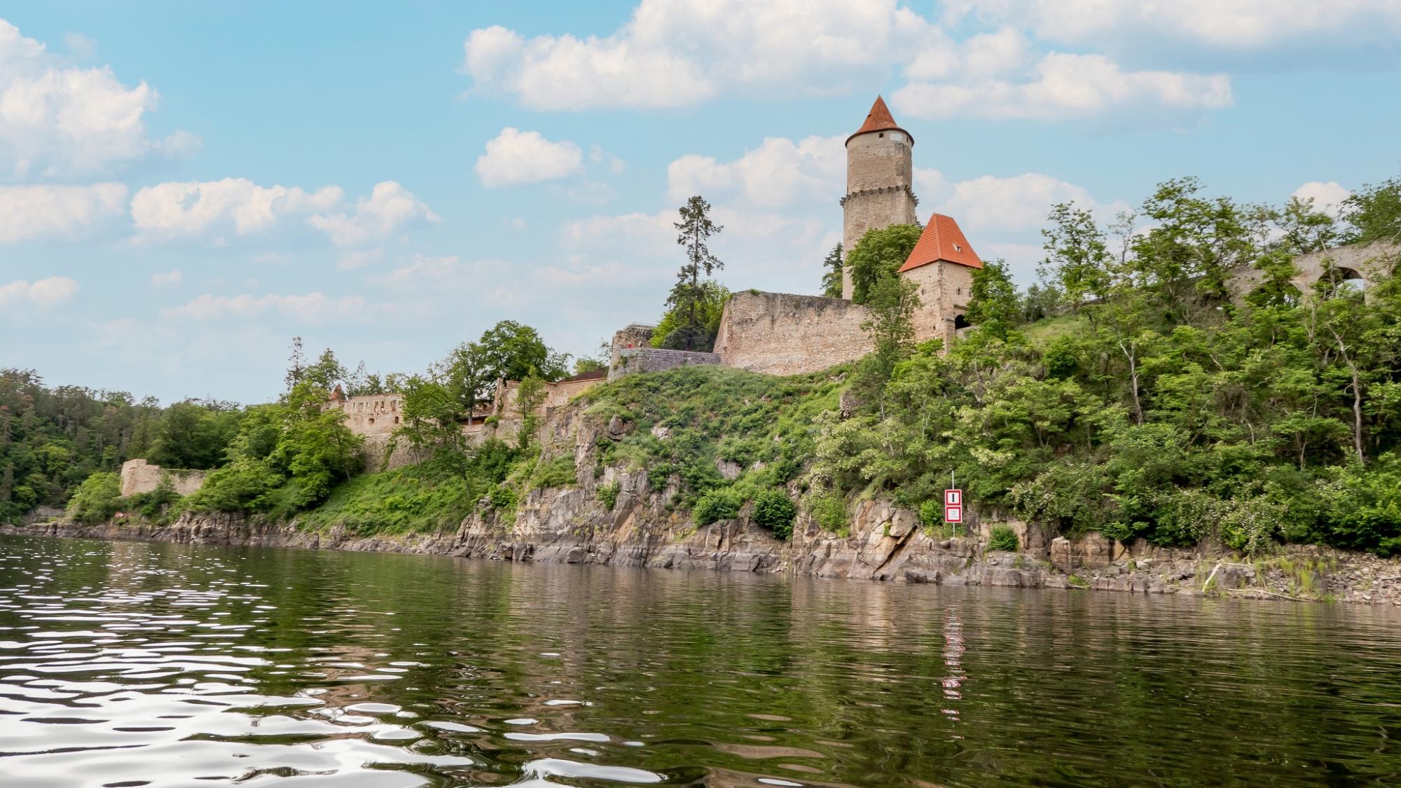 Ze Zvíkova na Orlík