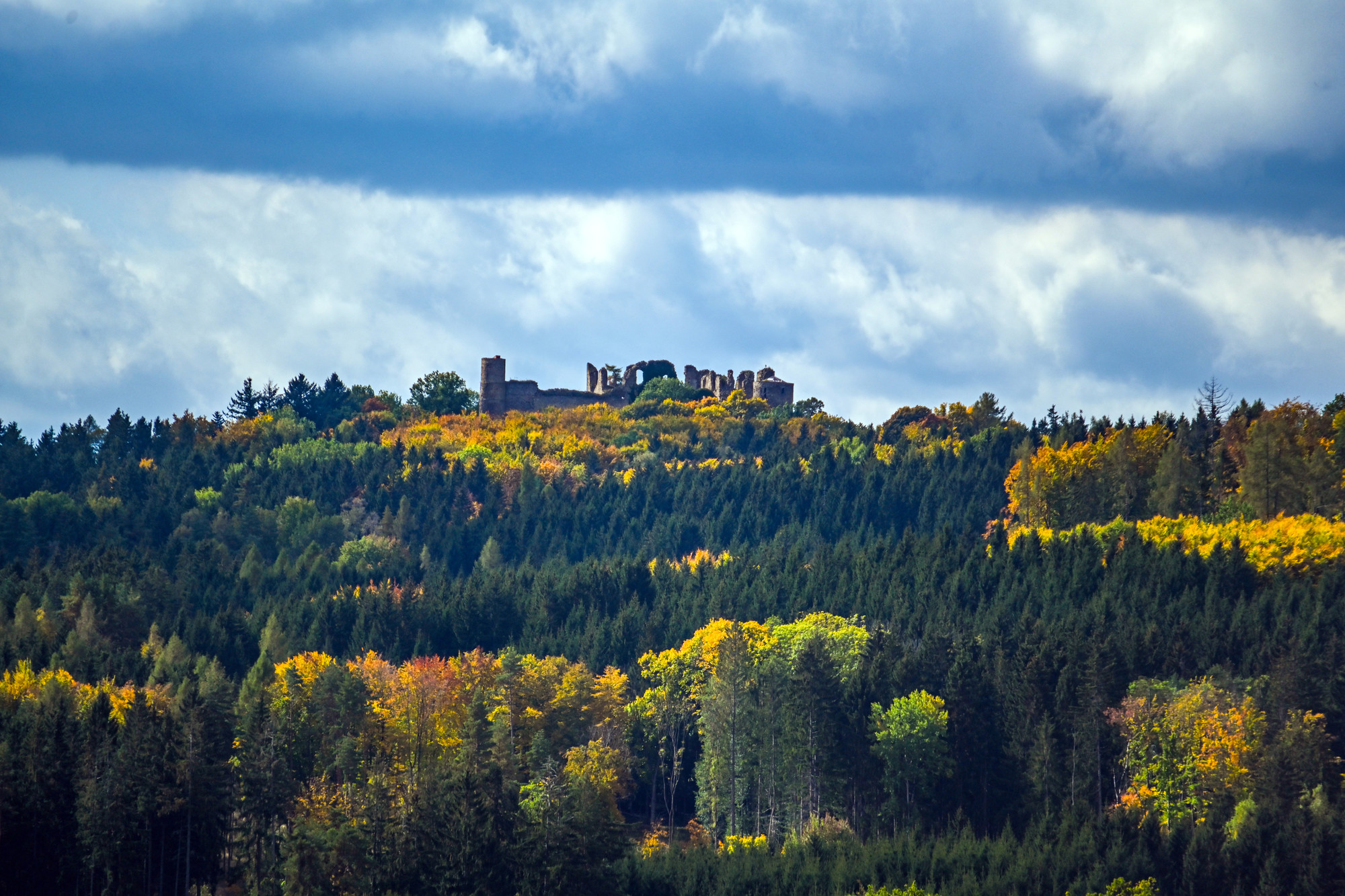 Na zříceninu hradu Helfenburk