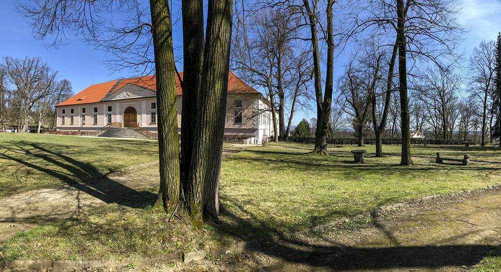 Zámek Štěkeň: Klidné útočiště pro vaše rozjímání