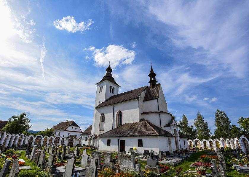 Kostel sv. Petra a Pavla v Albrechticích nad Vltavou: románský skvost jižních Čech