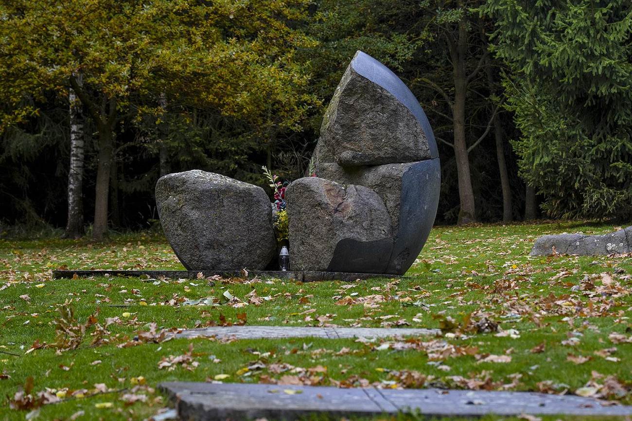 Památník Lety: Připomínka genocidy v období druhé světové války