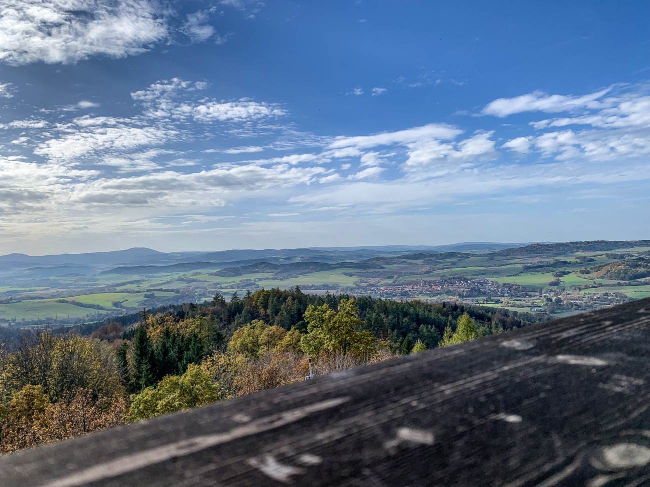 Rozhledna Haniperk: Panoramatický výhled z dřevěné krásky