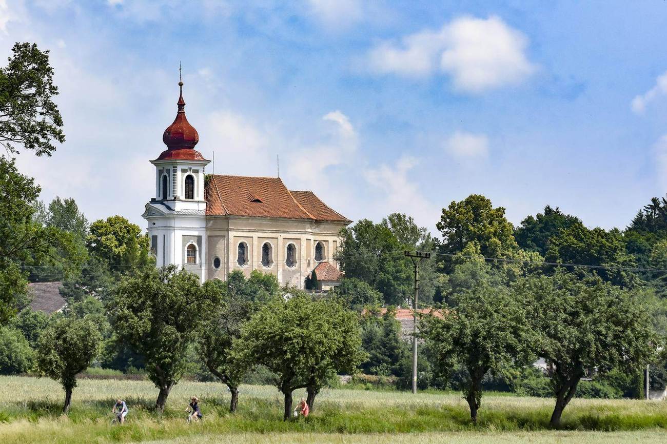 Kostel sv. Jana Křtitele v Paštikách - skrytý klenot jižních Čech