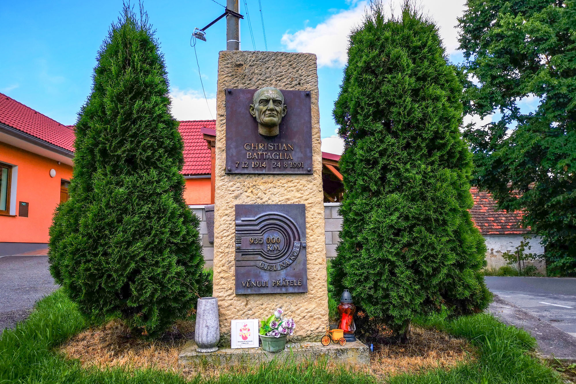 Za Christianem Battagliou