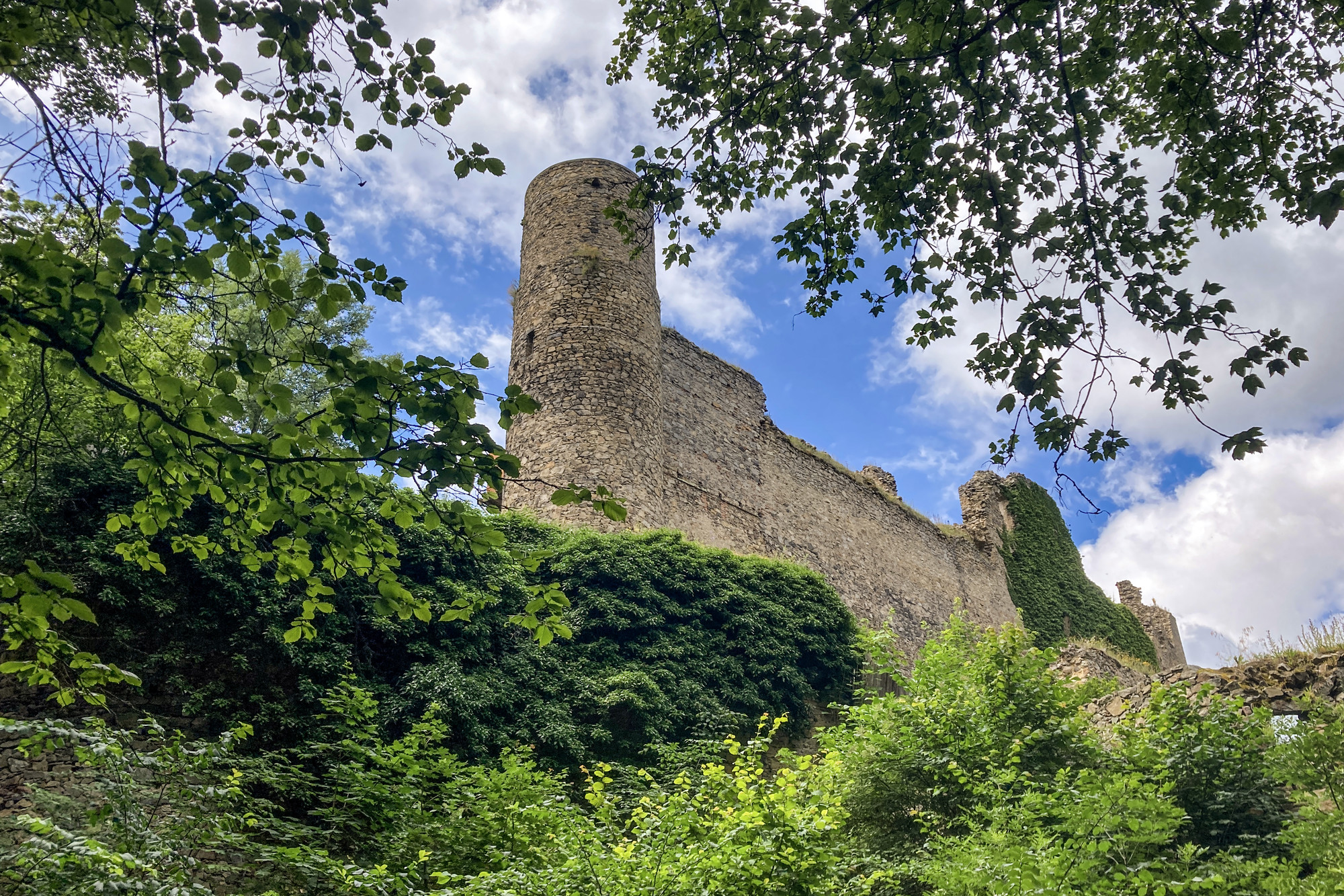 Na zříceninu hradu Helfenburk