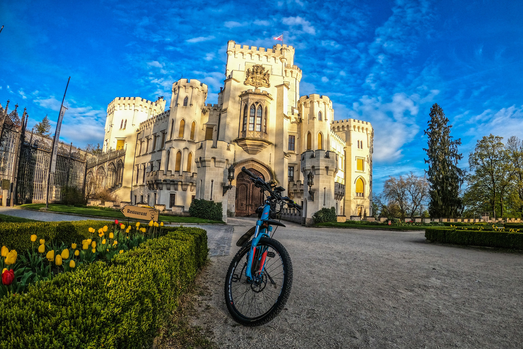 Blatská cesta do Hluboké