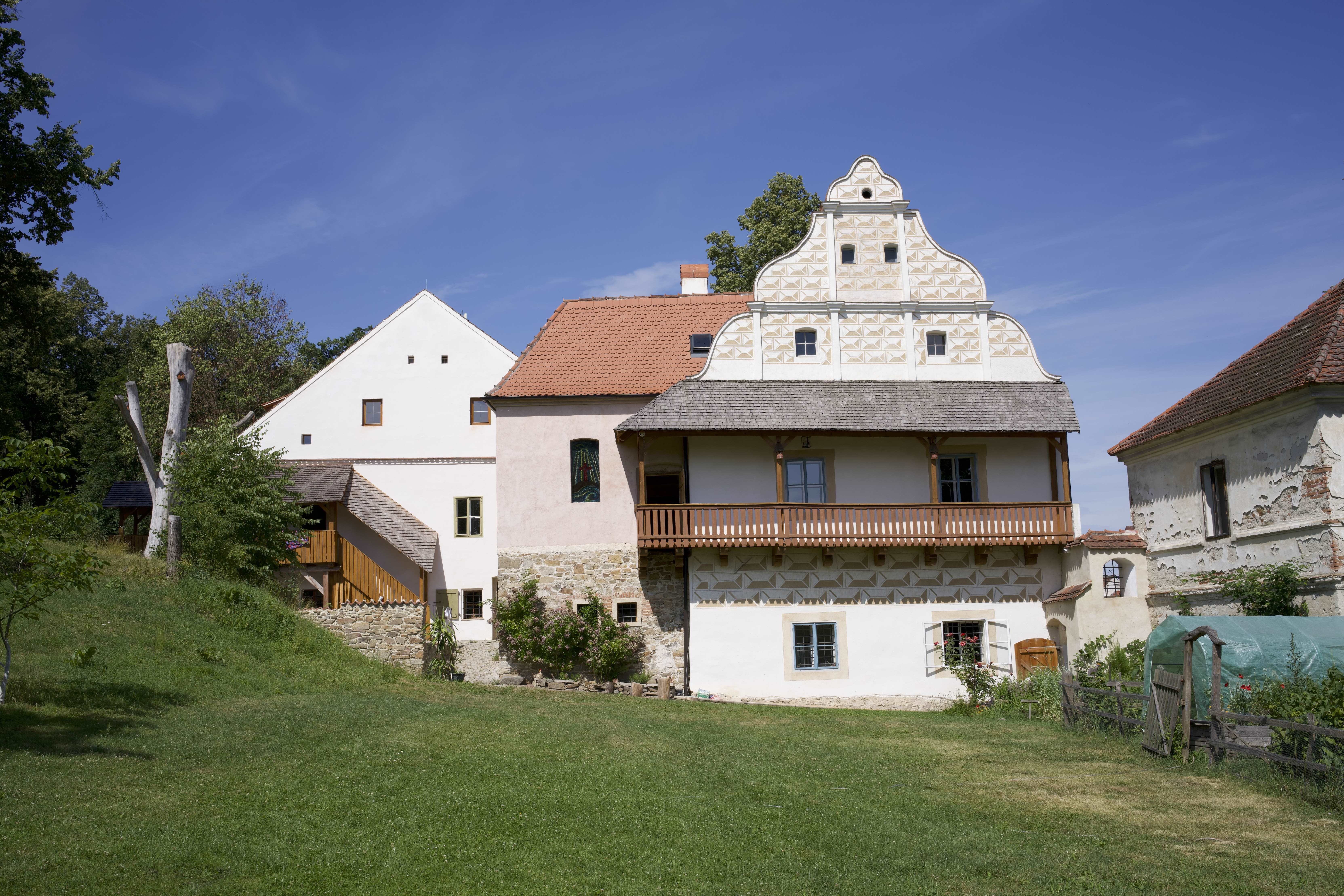 Tvrz Mladějovice